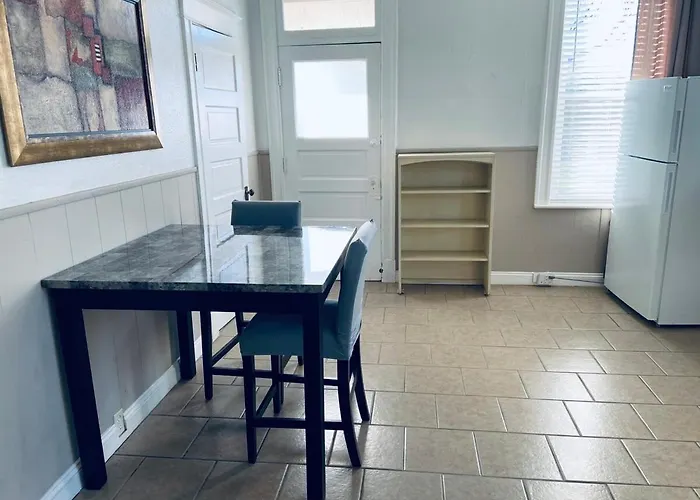 Entire Private Stl Apartment - 51A